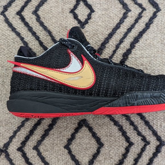 Nike Lebron XX - Picture 2 of 3